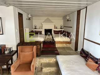 καθιστικό με τζάκι ισόγειο