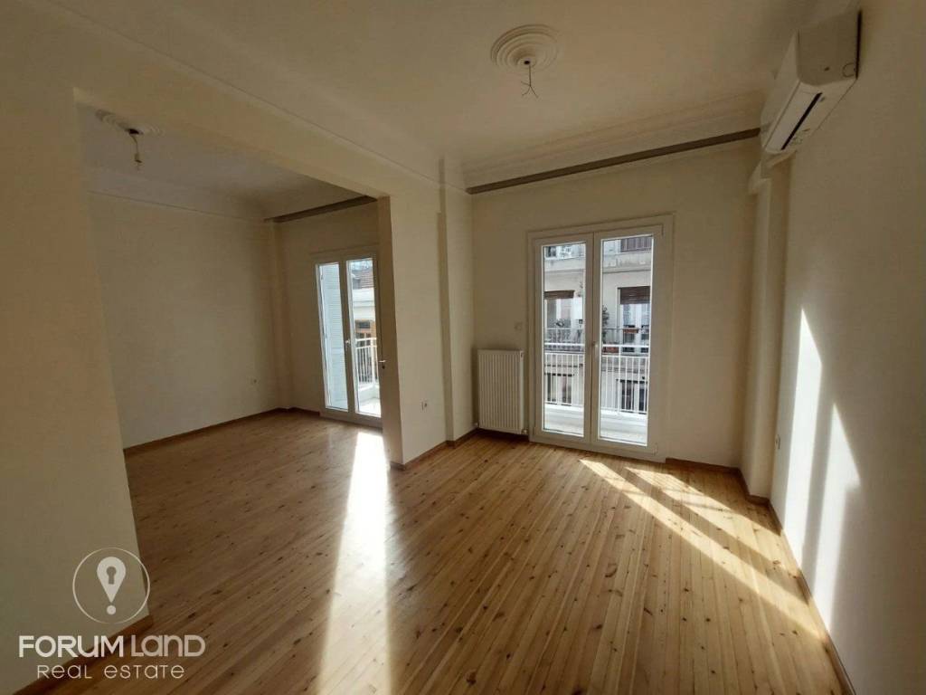 Forumland Real Estate, Καθιστικό