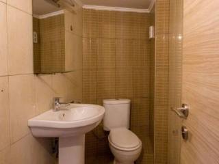 Forumland Real Estate, Μπάνιο