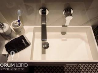 Forumland Real Estate, Μπάνιο