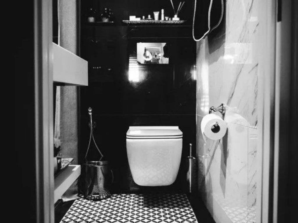 Forumland Real Estate, Μπάνιο