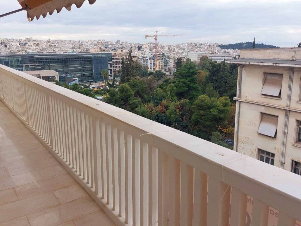 ΦΑΡΔΥ ΜΠΑΛΚΟΝΙ ΜΕ ΠΛΑΓΙΑ ΘΕΑ