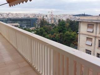 ΦΑΡΔΥ ΜΠΑΛΚΟΝΙ ΜΕ ΠΛΑΓΙΑ ΘΕΑ