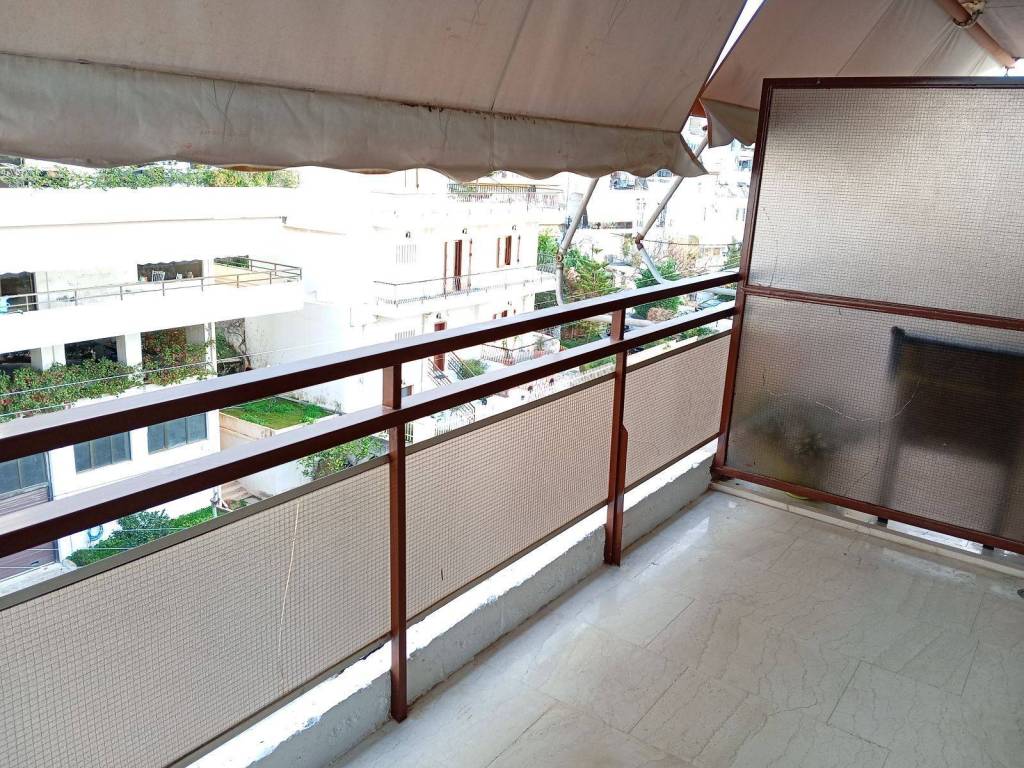 Μπαλκόνι κουζίνας - σαλονιού