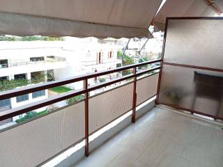 Μπαλκόνι κουζίνας - σαλονιού