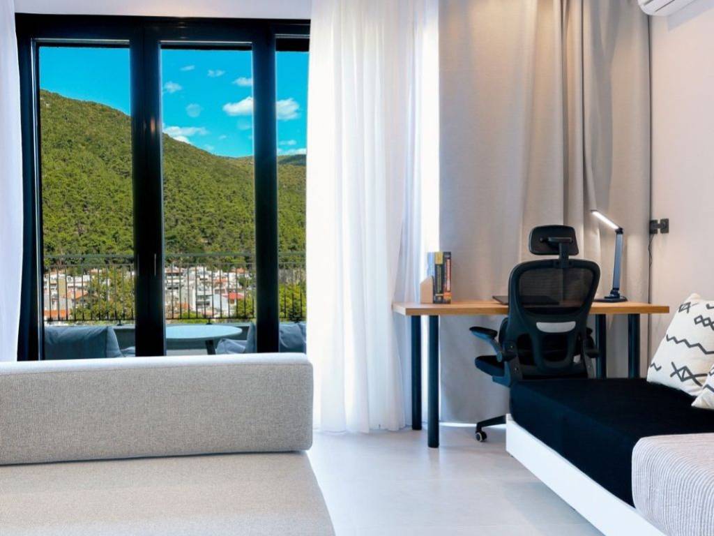 Esoteriko diamerismatos me omorphe thea.