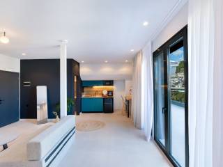 Esoteriko diamerismatos me omorphe thea.