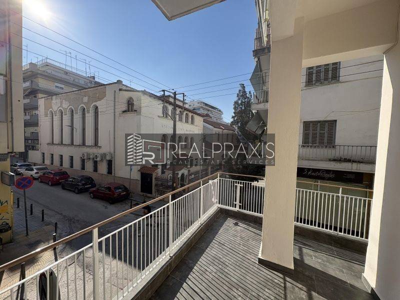 Θέα από μπαλκόνι