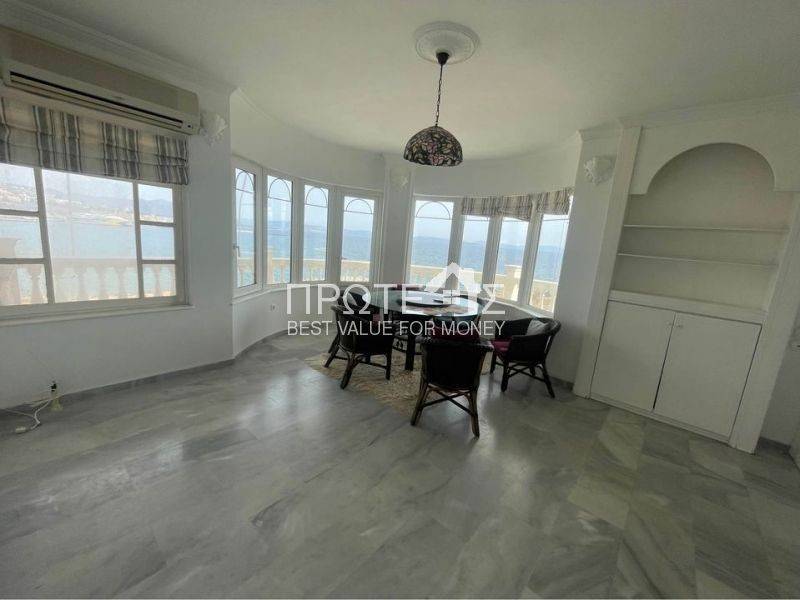 Θέα από μπαλκόνι