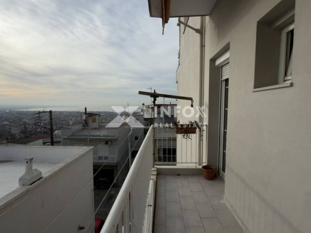 Θέα από μπαλκόνι