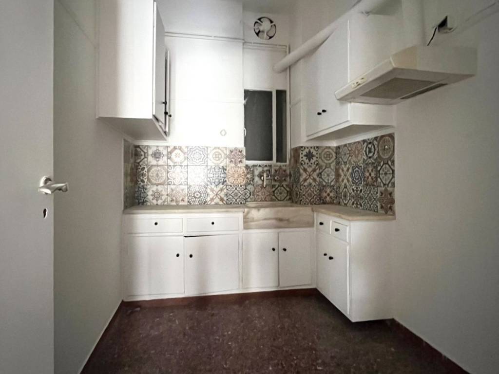 exarcheia_residential_apartment_for_sale