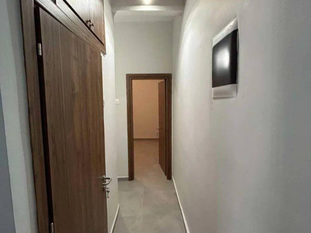 Forumland Real Estate, Διάδρομος