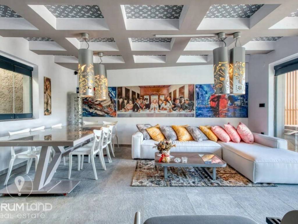 Forumland Real Estate, Καθιστικό