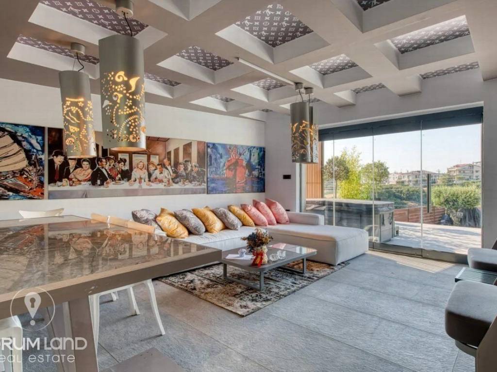 Forumland Real Estate, Καθιστικό