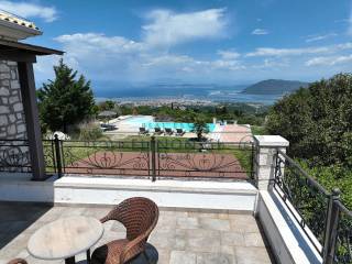 E thea sto Borra apo ton proto oropho