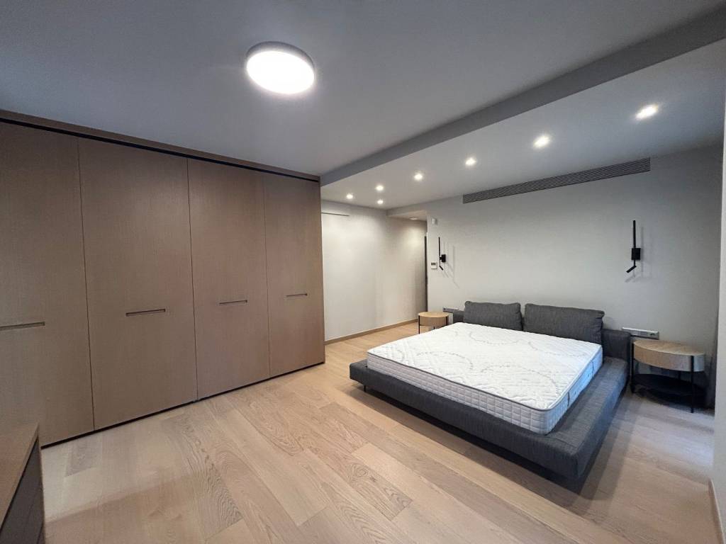 Ypnodomatio me En-suite Mpanio kai Bestiario