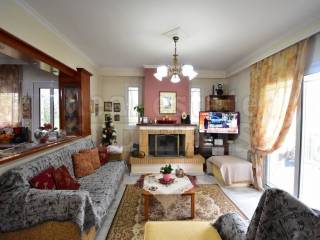 Σαλόνι με τζάκι