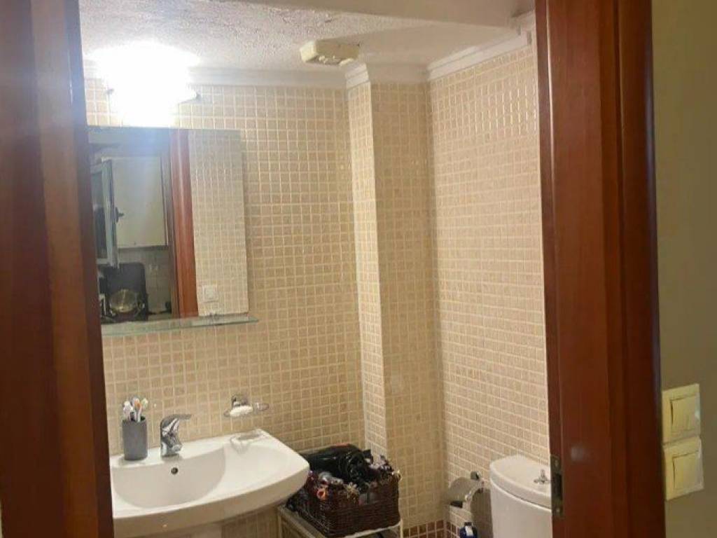 Forumland Real Estate, Μπάνιο