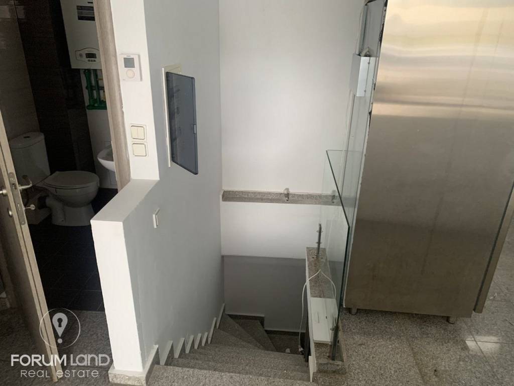 Forumland Real Estate, Εσωτερικές Σκάλες