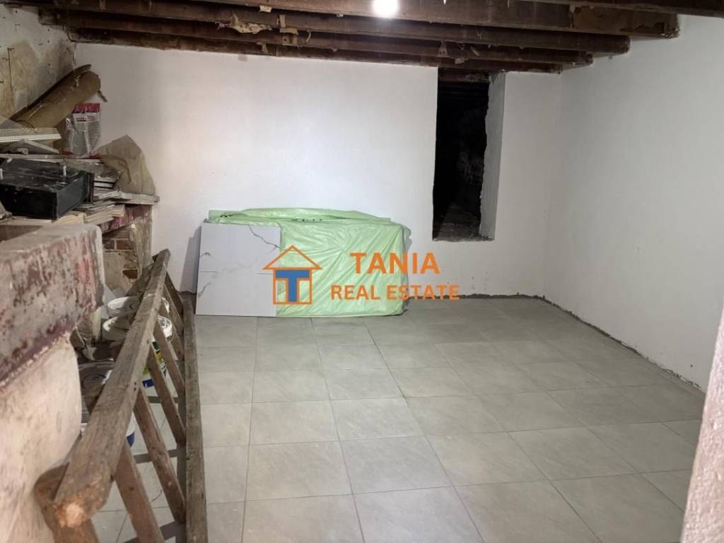 Ισόγεια αποθήκη