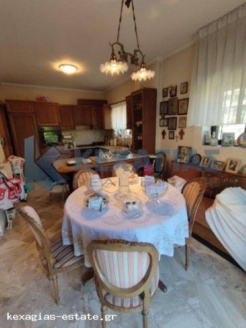 ΚΟΥΖΙΝΑ ΤΡΑΠΕΖΑΡΙΑ - ΧΩΡΟΣ ΓΙΑ 3ο ΔΩΜΑΤΙΟ