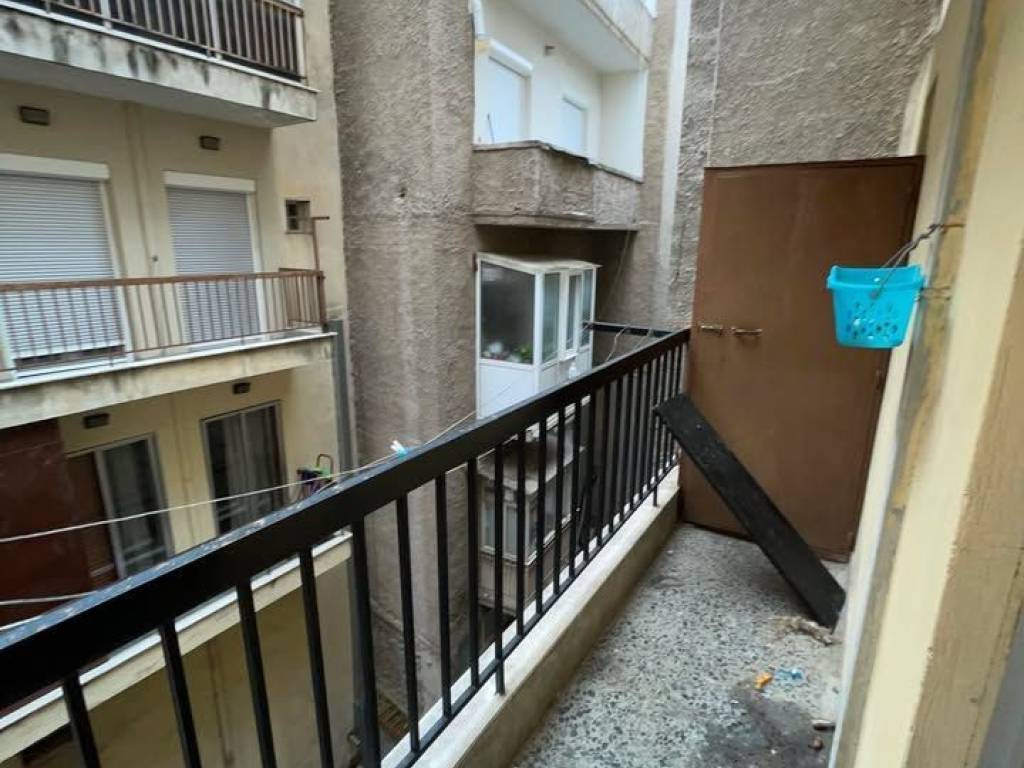 ΒΕΡΑΝΤΑ ΠΙΣΩ