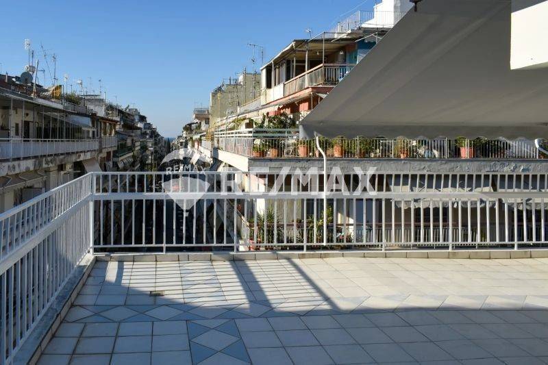 Θέα από μπαλκόνι