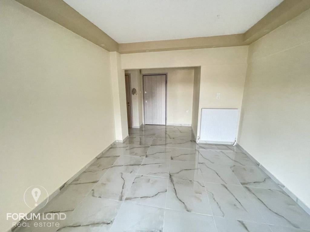 Forumland Real Estate, Σαλόνι