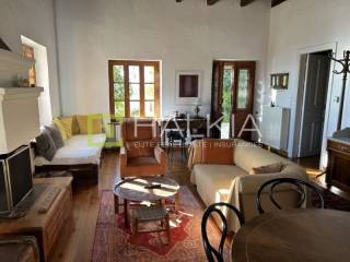 Σαλόνι όροφος