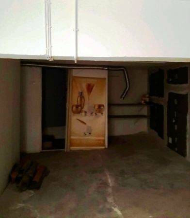 μικρό wc στο υπόγειο