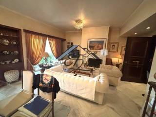 Ενιαίος χώρος σαλόνι-τραπεζαρία