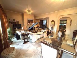 Ενιαίος χώρος σαλόνι-τραπεζαρία