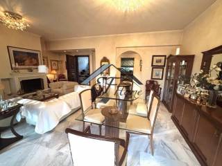 Ενιαίος χώρος σαλόνι-τραπεζαρία