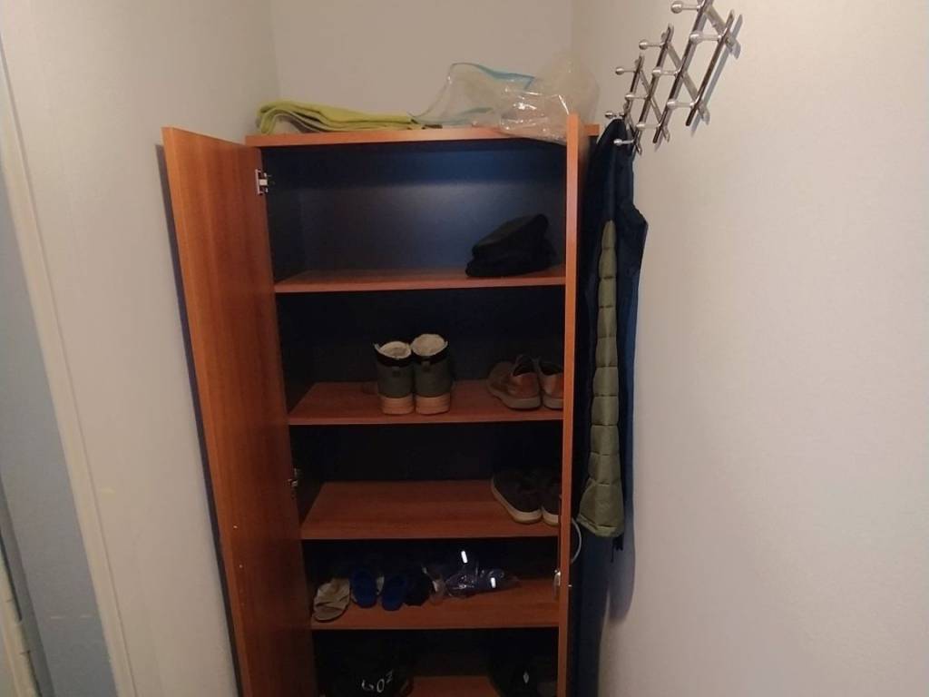 ANYPLACE MESITIKES YPERESIES