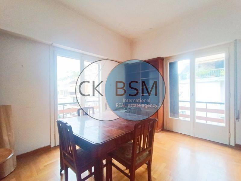 Άποψη τραπεζαρίας / Dining room view