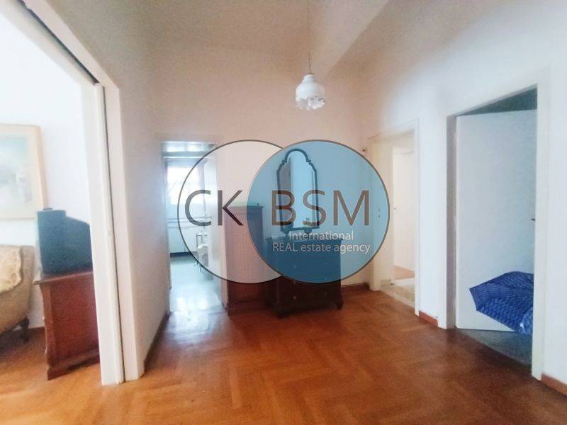 Άποψη χωλ εισόδου / Entrance hall view