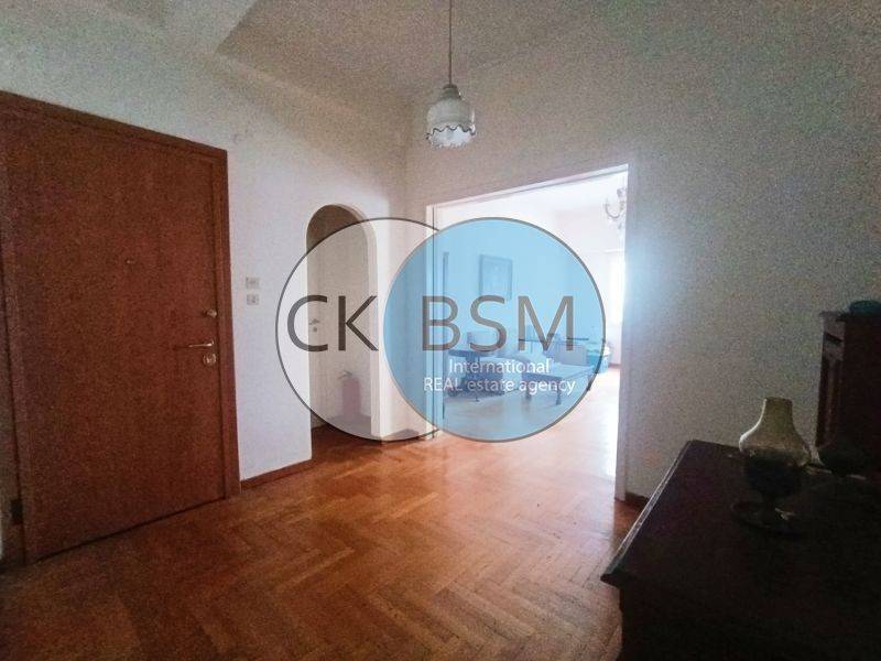 Άποψη χωλ εισόδου / Entrance hall view