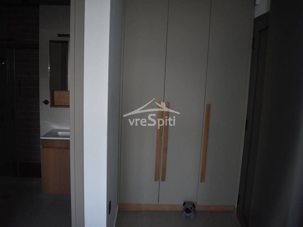 ΝΤΟΥΛΑΠΕΣ ΣΤΗΝ ΕΙΣΟΔΟ