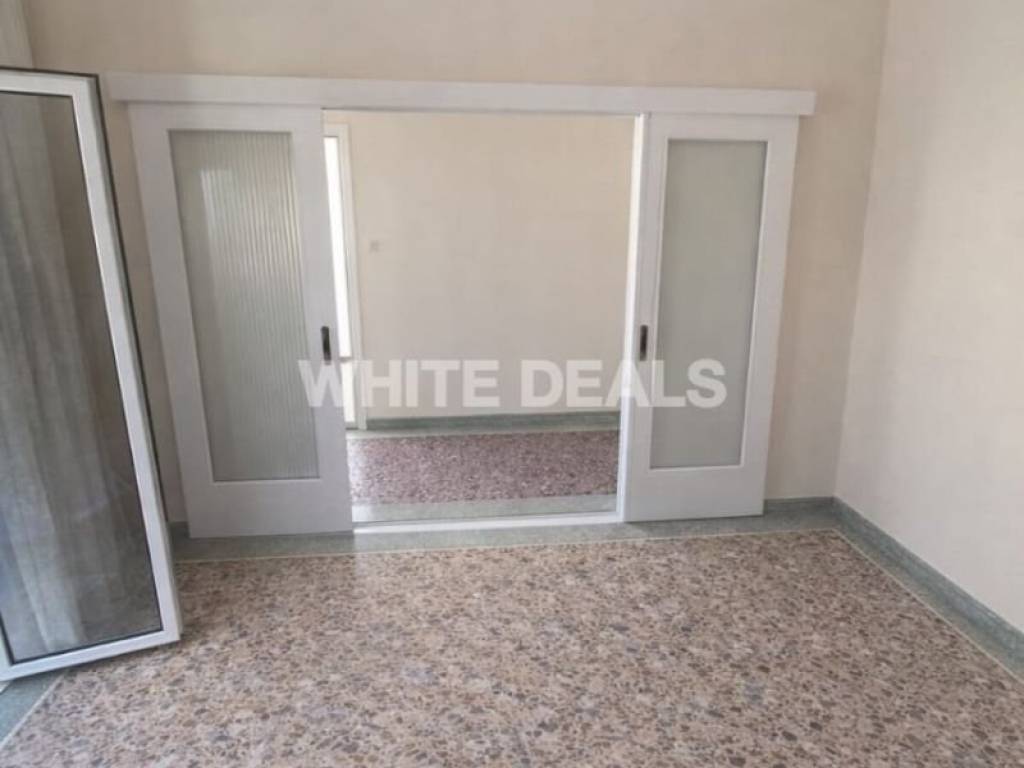 Σαλόνι και Χώλ