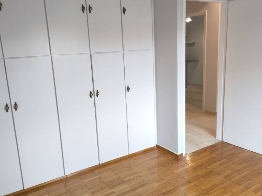 Υπνοδωμάτιο με 5φυλλη ντουλάπα