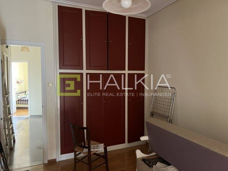 Ντουλάπα δεύτερου υπνοδωματίου