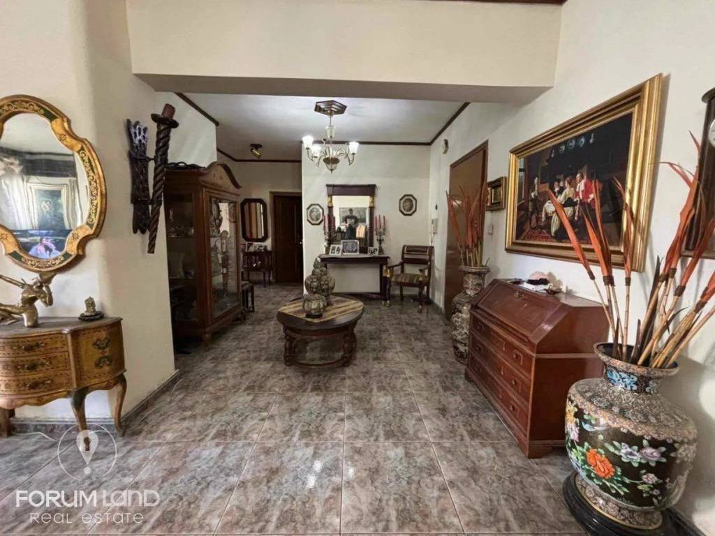 Forumland Real Estate, Σαλόνι με τζάκι