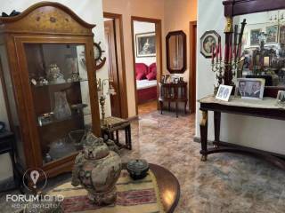 Forumland Real Estate, Σαλόνι με τζάκι