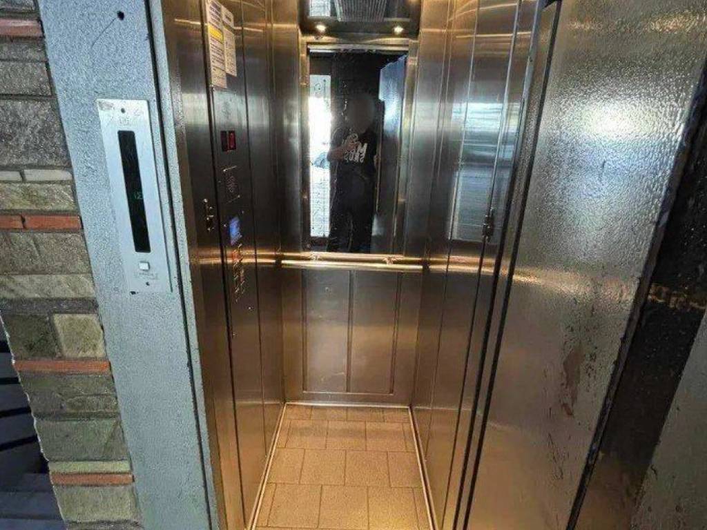 Forumland Real Estate, Ανελκυστήρας