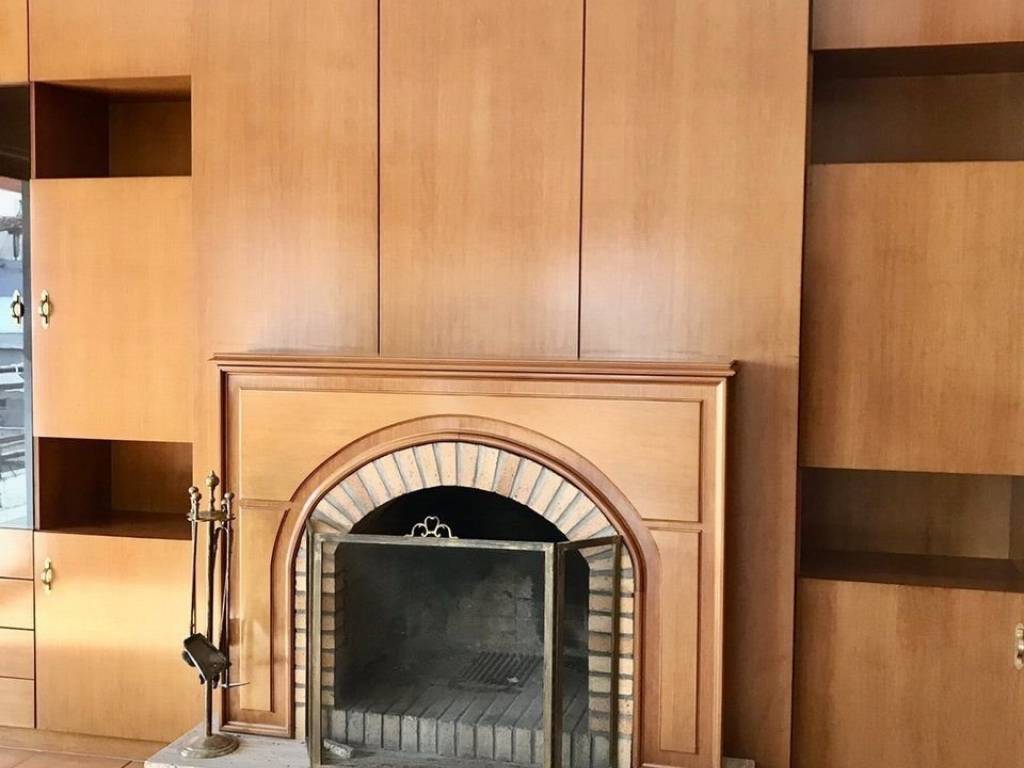 Forumland Real Estate, Τζάκι