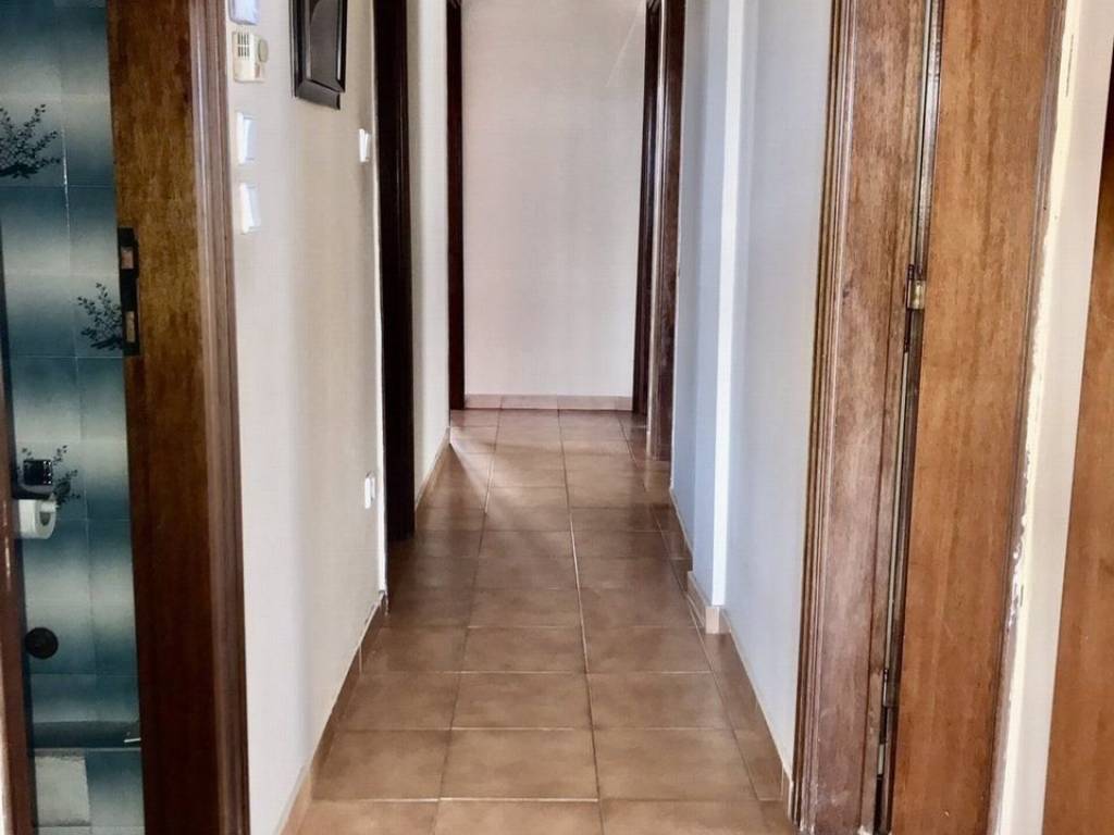 Forumland Real Estate, διάδρομος