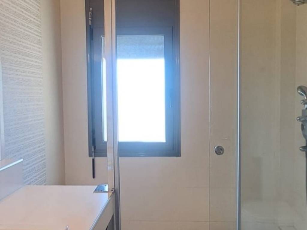 MPANIO EN SUITE MASTER KREBATOKAMARAS