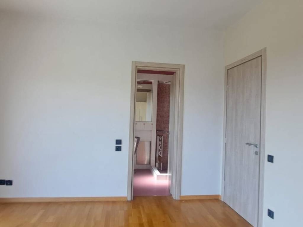 DEYTERO YPNODOMATIO ME MPANIO EN SUITE