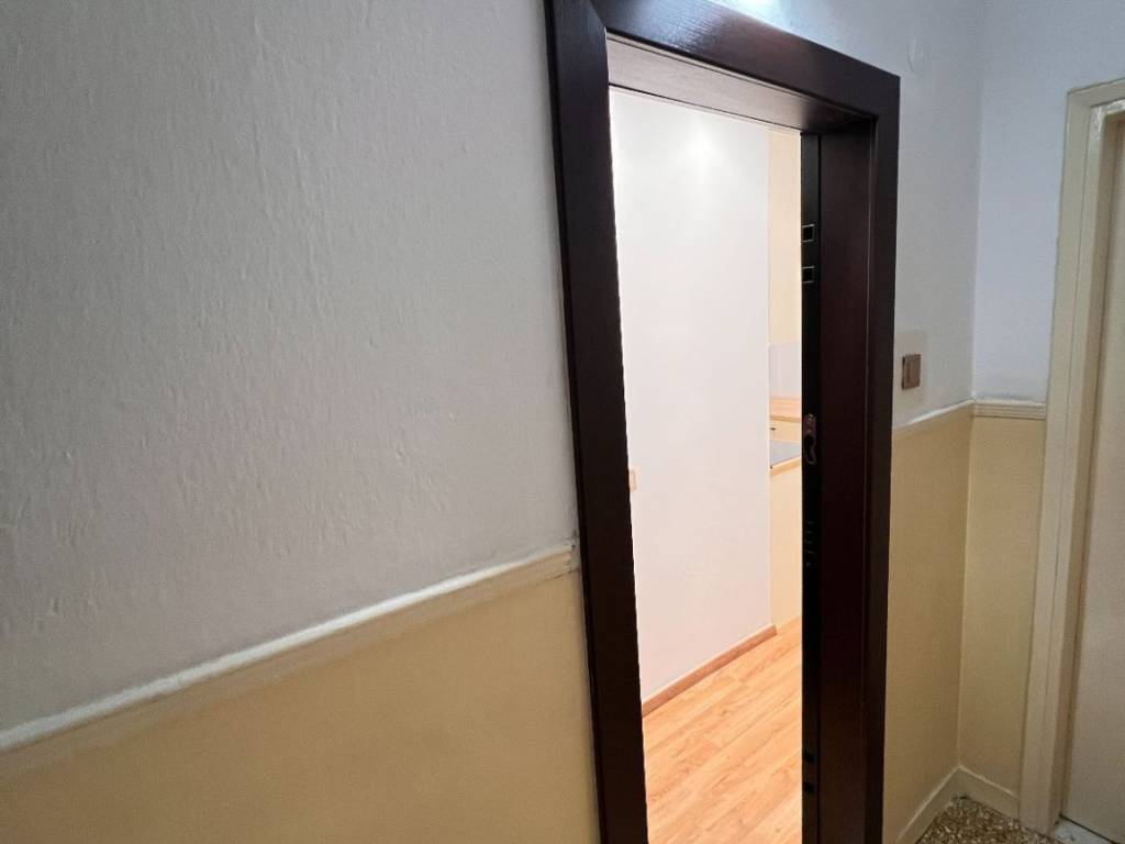 Eisodos me thorakismene porta