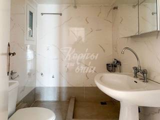 Anakainismeno mpanio me sygchrona plakidia kai ntoyziera.